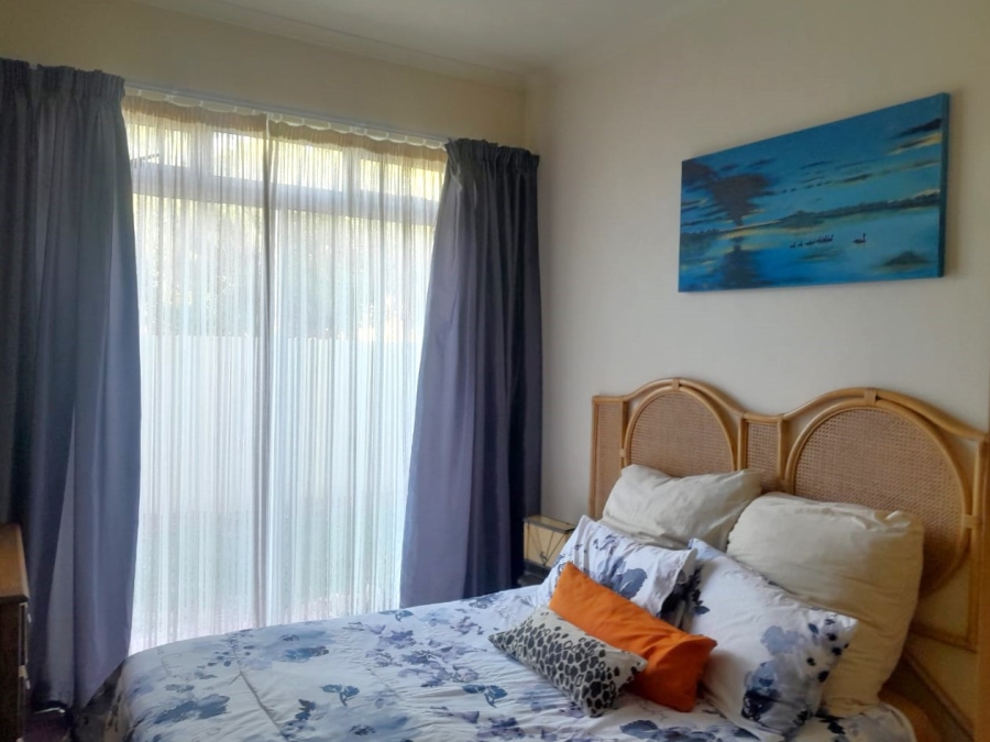 2 Bedroom Property for Sale in Whispering Pines Western Cape